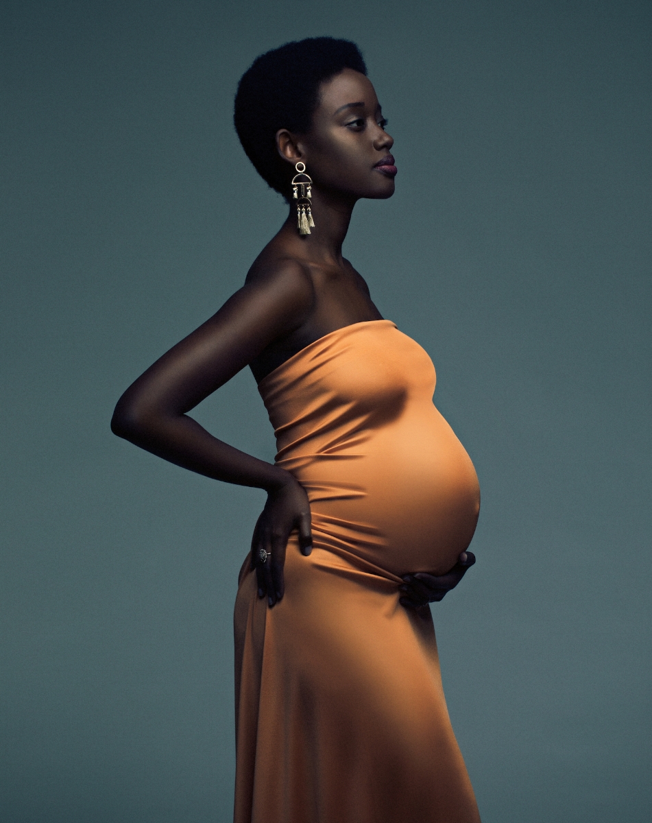 NYC maternity portraits, stunning pregnancy photography by Lola Melani
