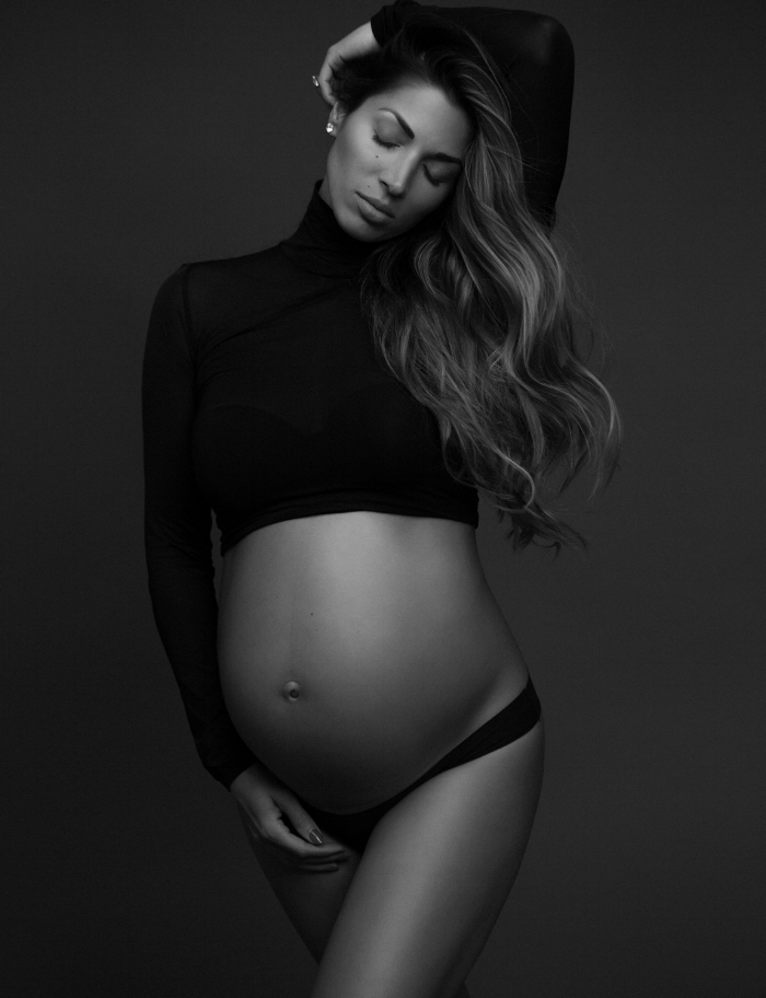 Stunning maternity photography in NYC &nbsp;by Lola Melani. Celebrity maternity photographer