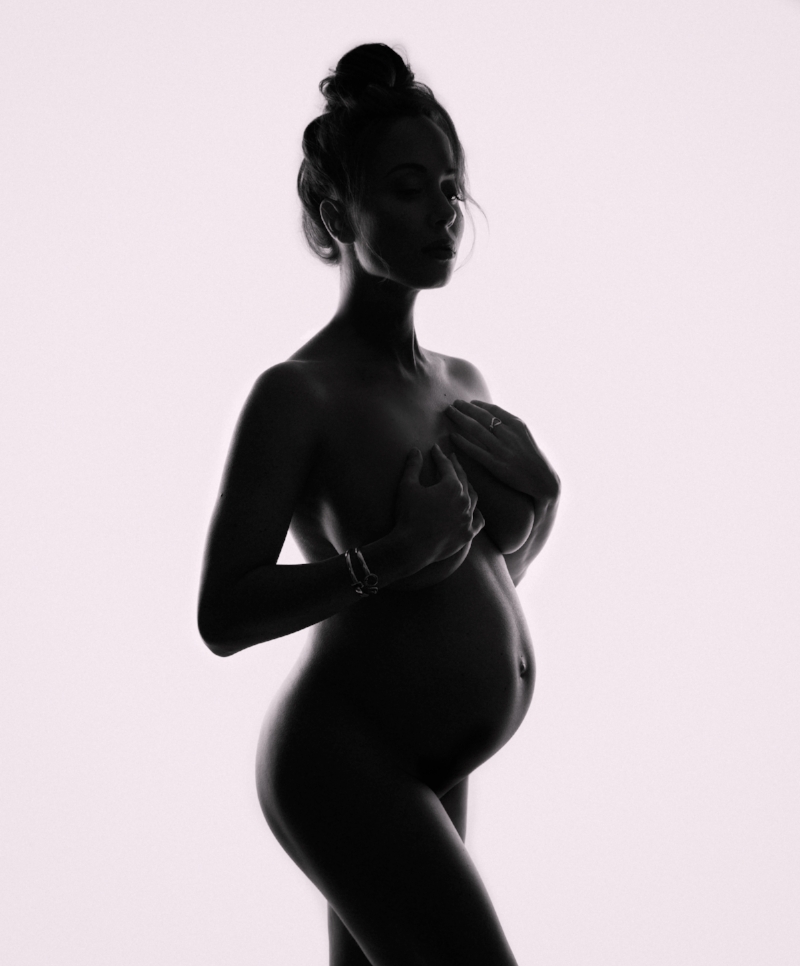 Stunning maternity silhouettes, fine-art pregnancy portraiture in NYC. Lola Melani maternity photography New York